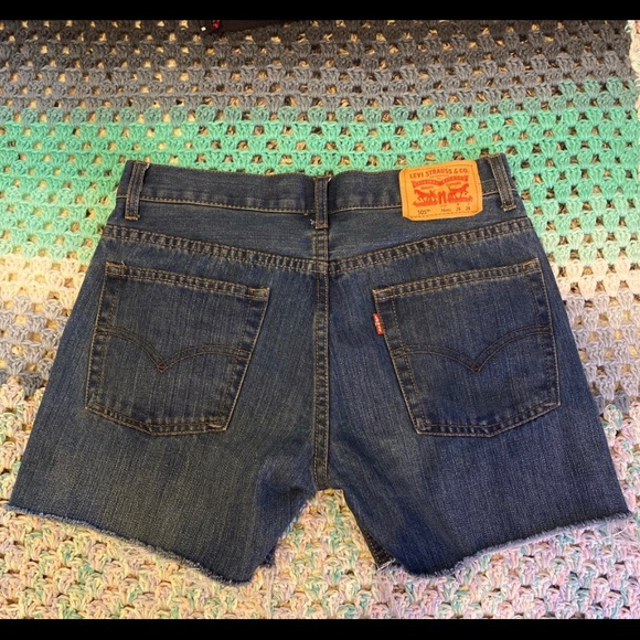 Levi’s Jean Shorts - Picture 2 of 3
